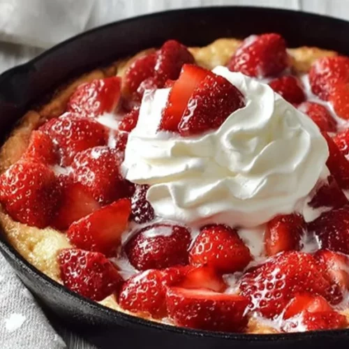 skillet strawberry shortcake 2026 04 12 112936 1024x574 1