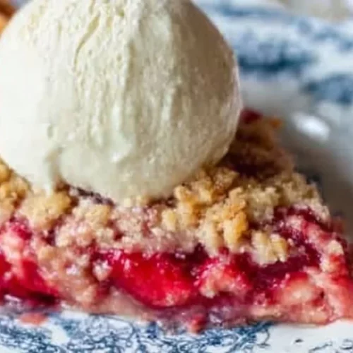 strawberry crumble pie 2026 04 09 111218 1024x574 1