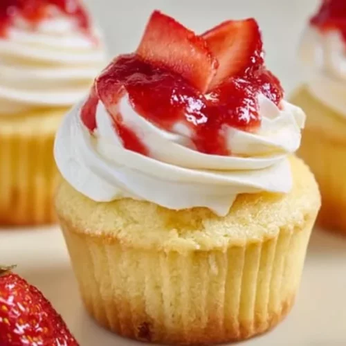 strawberry shortcake cupcakes 2026 04 12 114206 1024x574 1